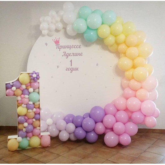 Купить Фотозона из шаров годик принцессе №7 - магазин воздушных шариков